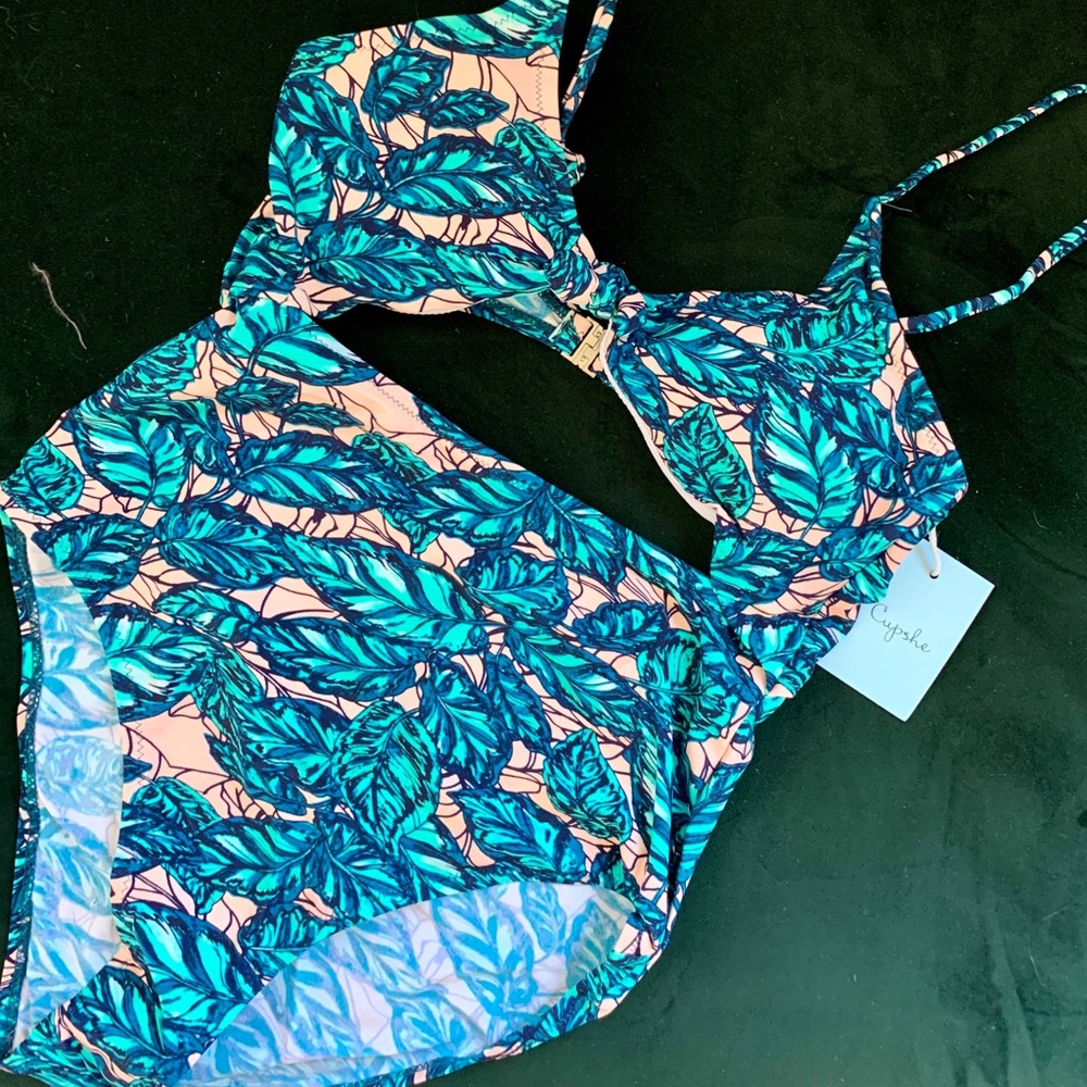 One piece swim suit